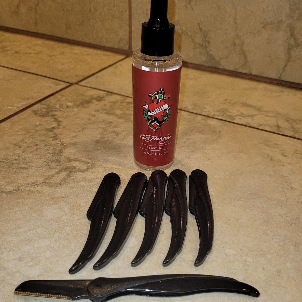 Ed Hardy Beard Oil & Stick Razor bundle - Picture 6 of 7